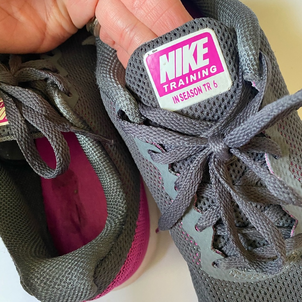 Nike Memory Foam Insole Mesh Look Training Shoe - image 4